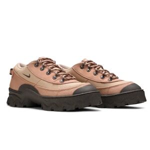 NIB Nike lahar low ‘grain’ 8